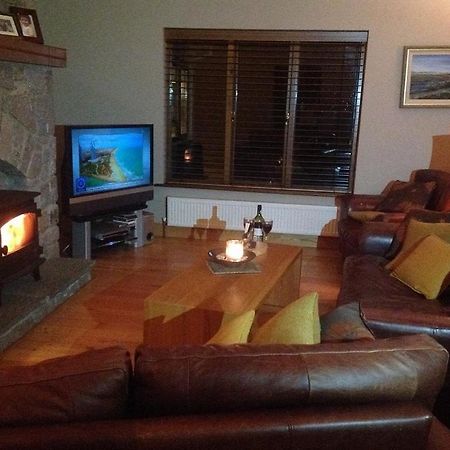 4 Bedroom Holiday Home Overlooking The Sea In Connemara Rossaveel Buitenkant foto