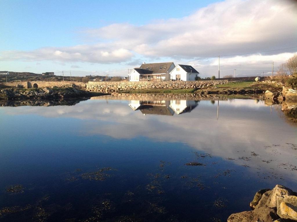 4 Bedroom Holiday Home Overlooking The Sea In Connemara Rossaveel Buitenkant foto