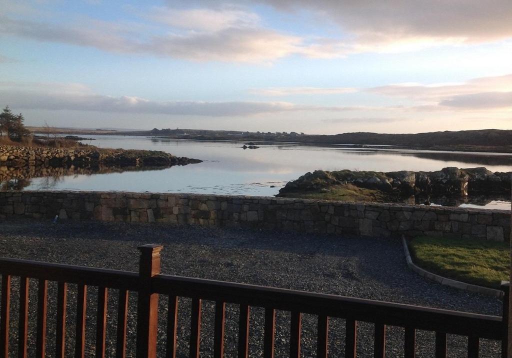 4 Bedroom Holiday Home Overlooking The Sea In Connemara Rossaveel Buitenkant foto