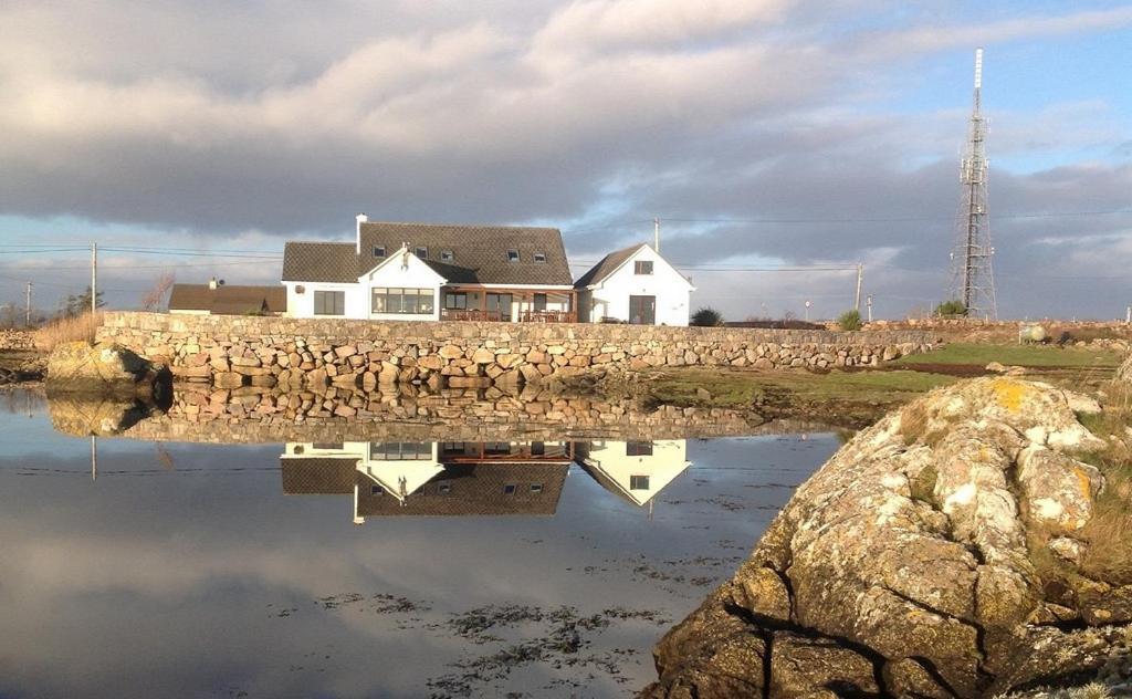 4 Bedroom Holiday Home Overlooking The Sea In Connemara Rossaveel Buitenkant foto