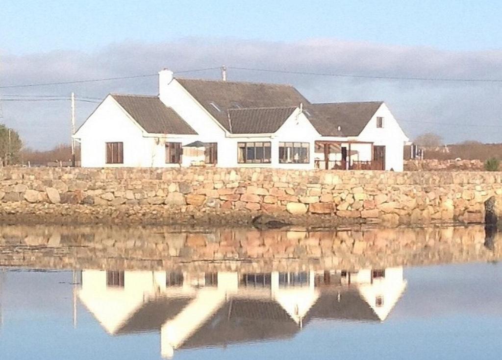 4 Bedroom Holiday Home Overlooking The Sea In Connemara Rossaveel Buitenkant foto